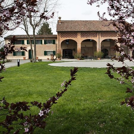 Agriturismo Tenuta Casteldardo Besenzone Exterior foto